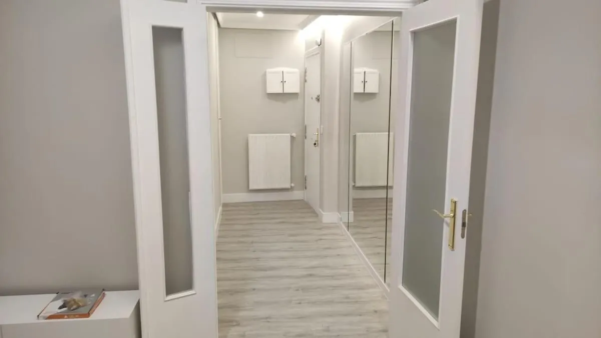 Spacious With Parking In Casco Viejo Bilbao