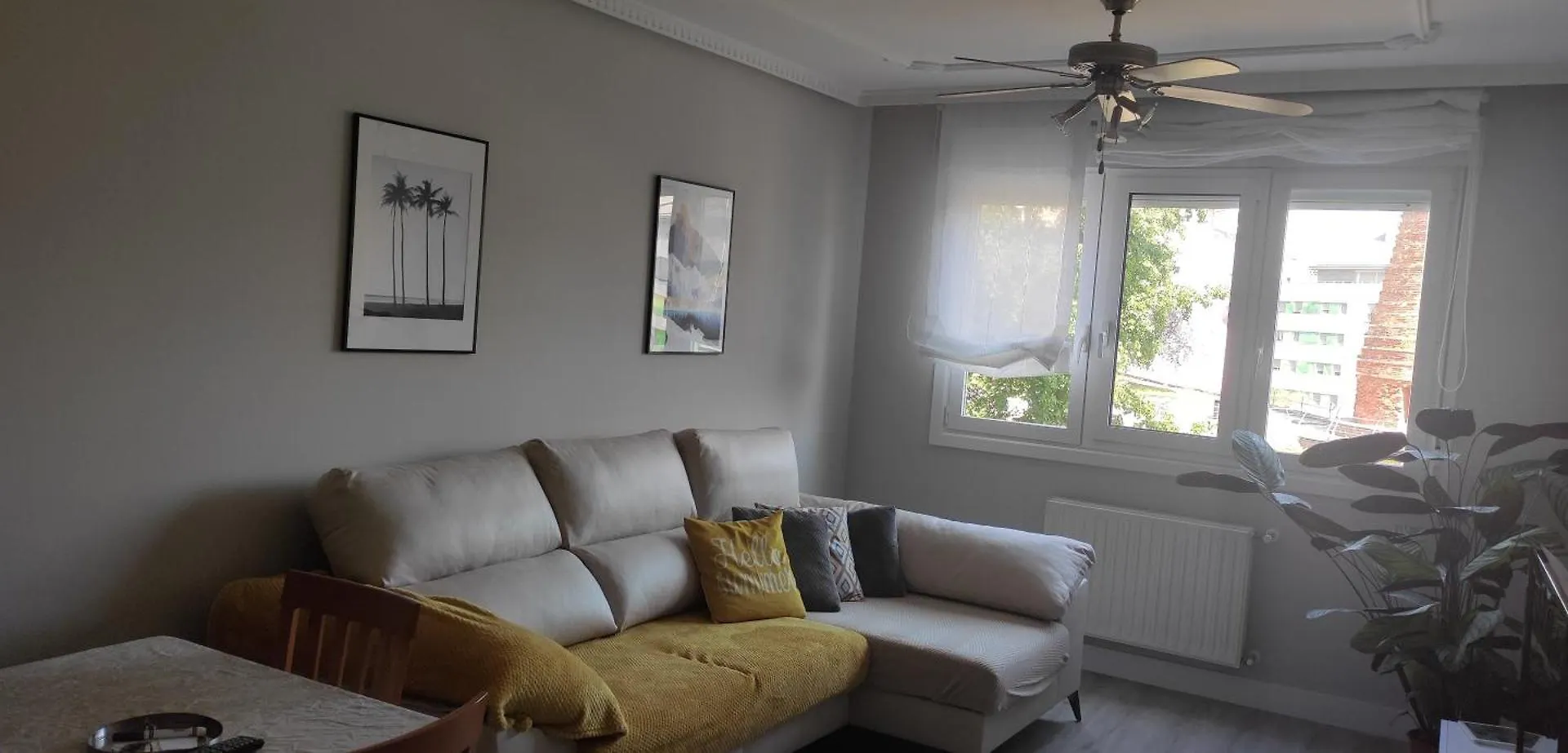 Spacious With Parking In Casco Viejo contacts